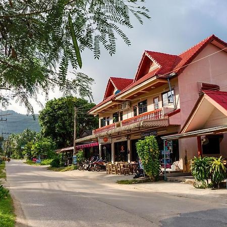 Baan Kai Hostel Baan Khai Bagian luar foto